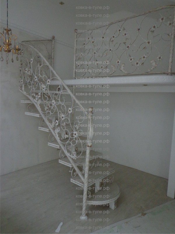 Фото: Кованые лестницы